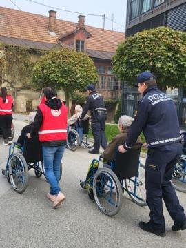 hoj, gremo na kavo-3